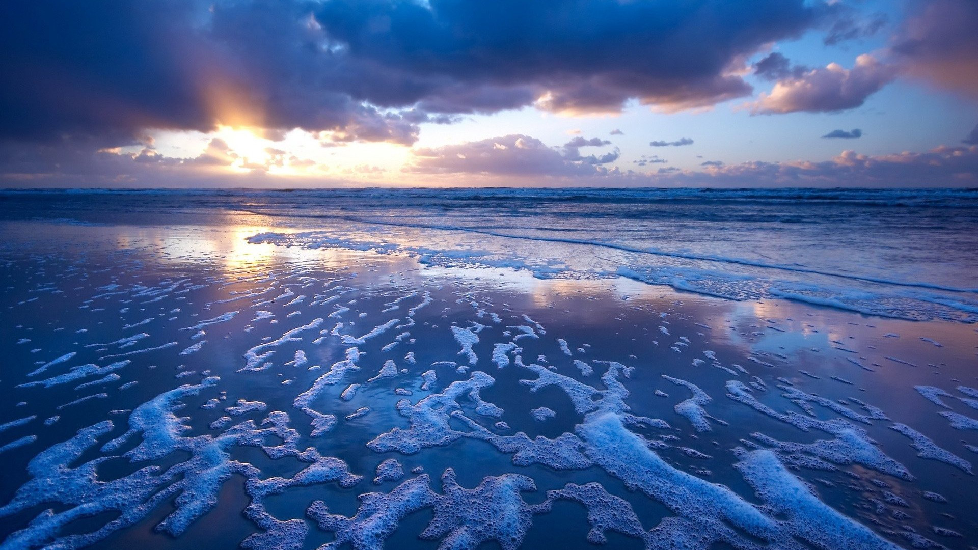 Olas a la orilla de la playa