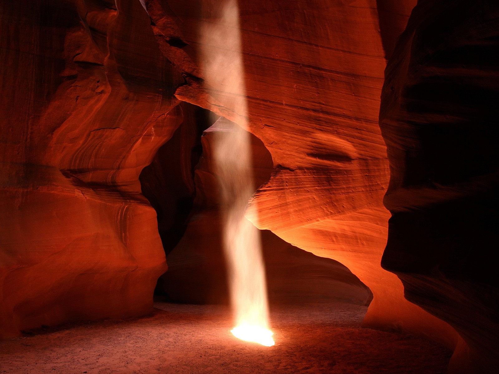 Luz en la cueva roja