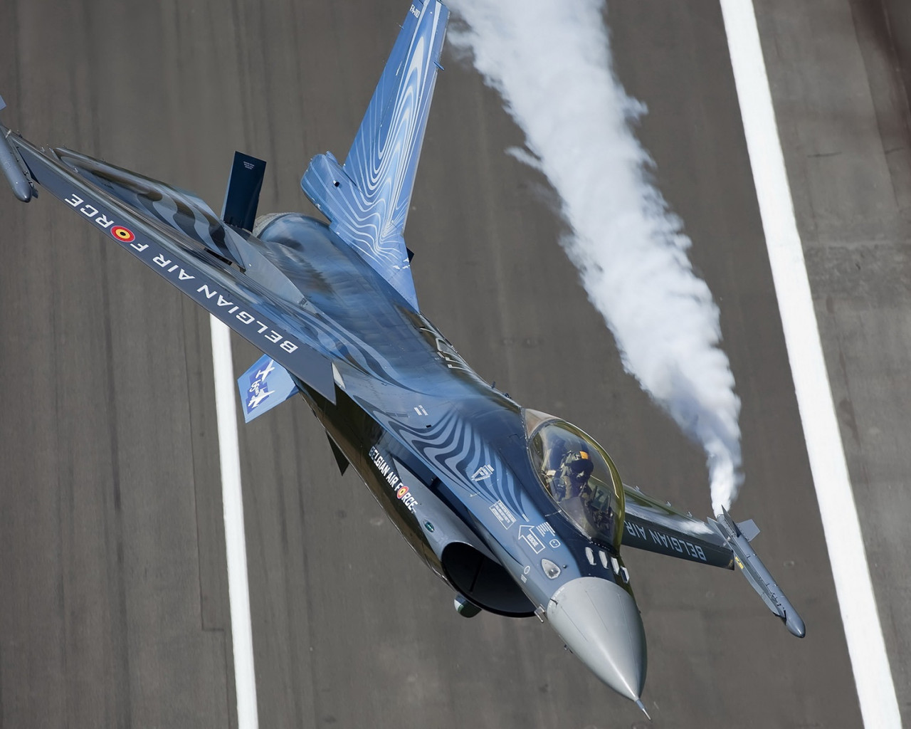 General Dynamics F16 Fighting Falcon