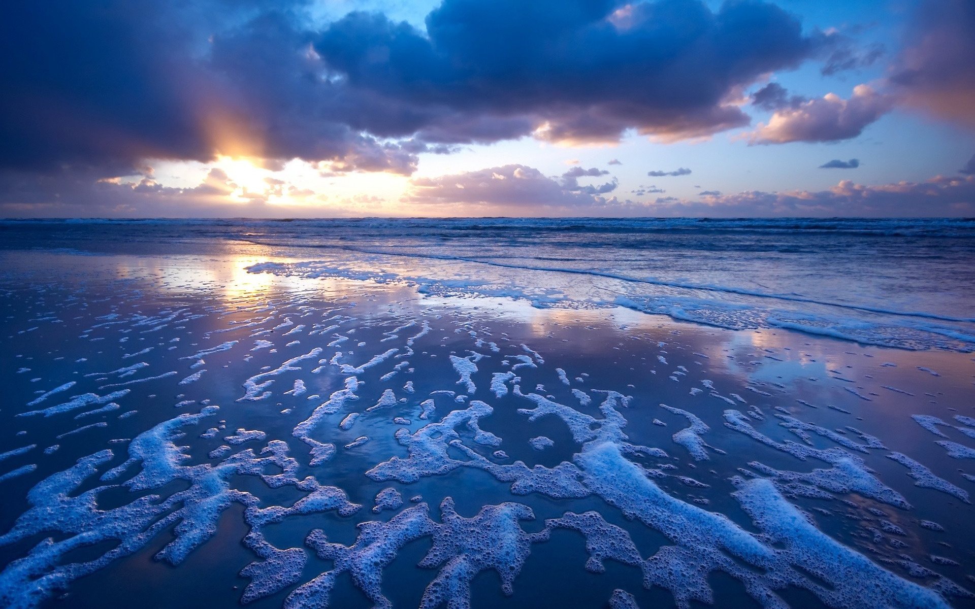 Olas a la orilla de la playa