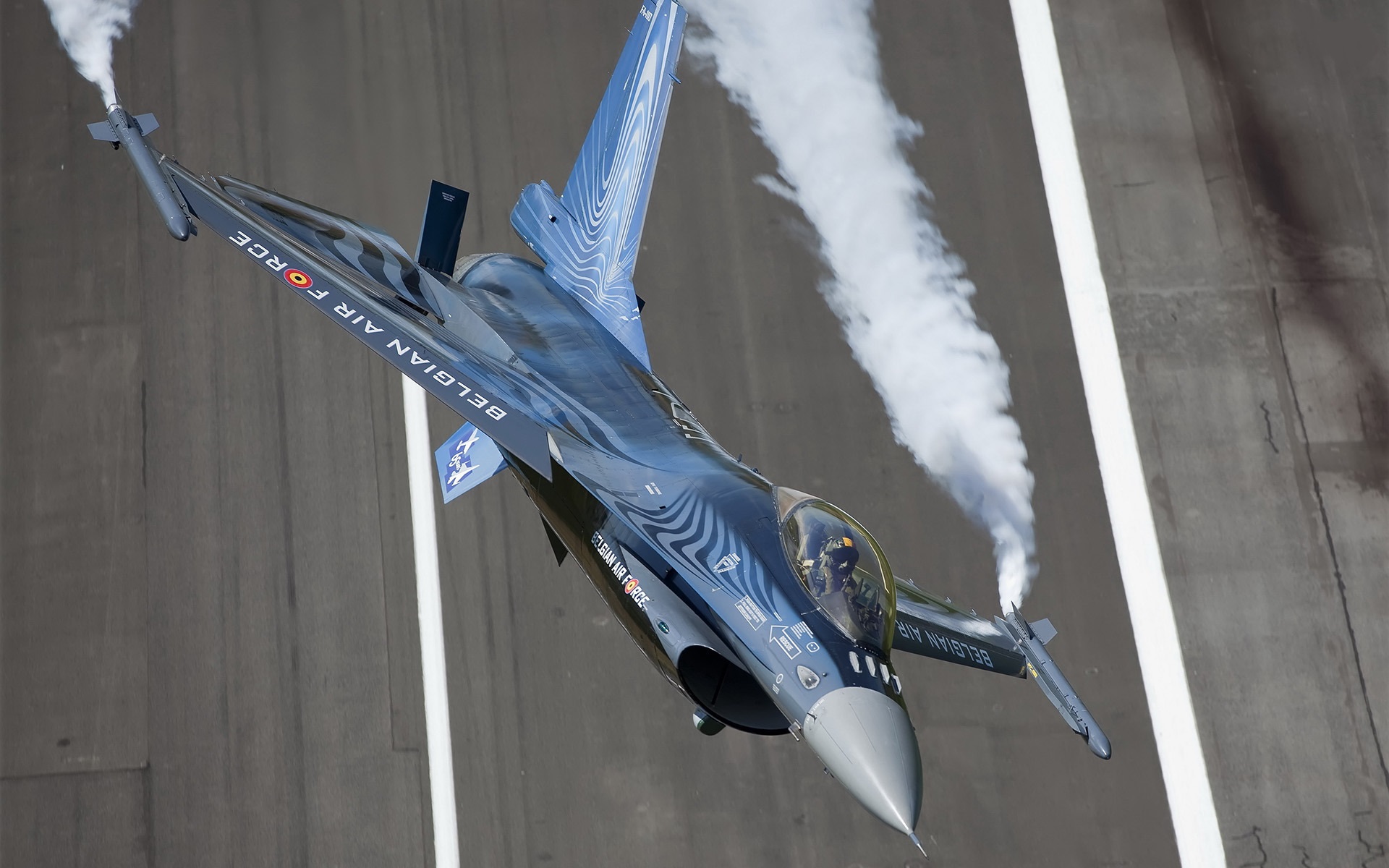 General Dynamics F16 Fighting Falcon