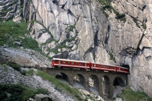 Tren en la montaña